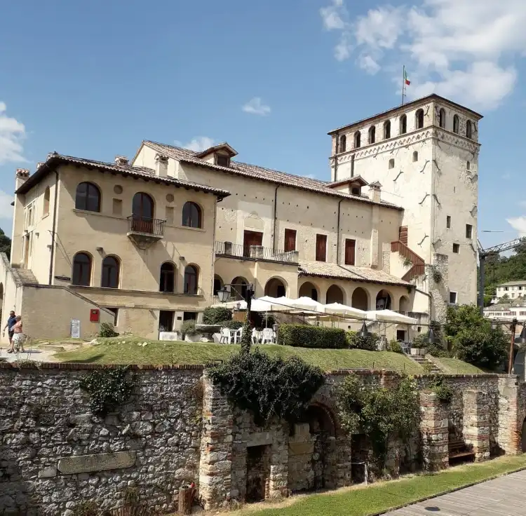 Hotels in der Nähe von Fontanella Zen di Asolo
