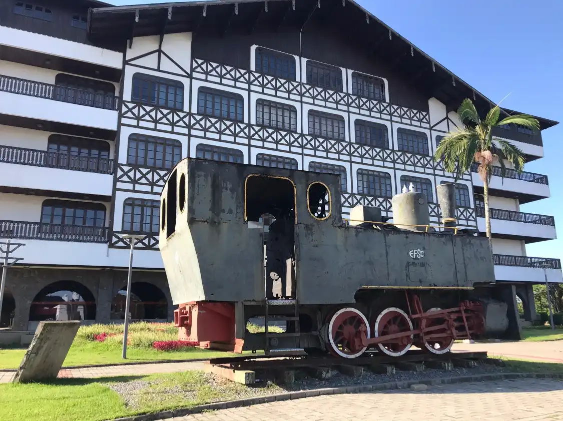 Hotels near Macuca