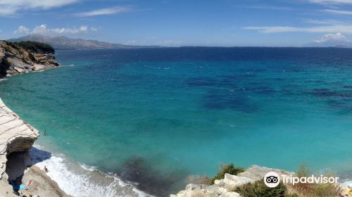 Mirror (Pasqyra) Beach