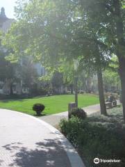 Szeged, Dugonics Square