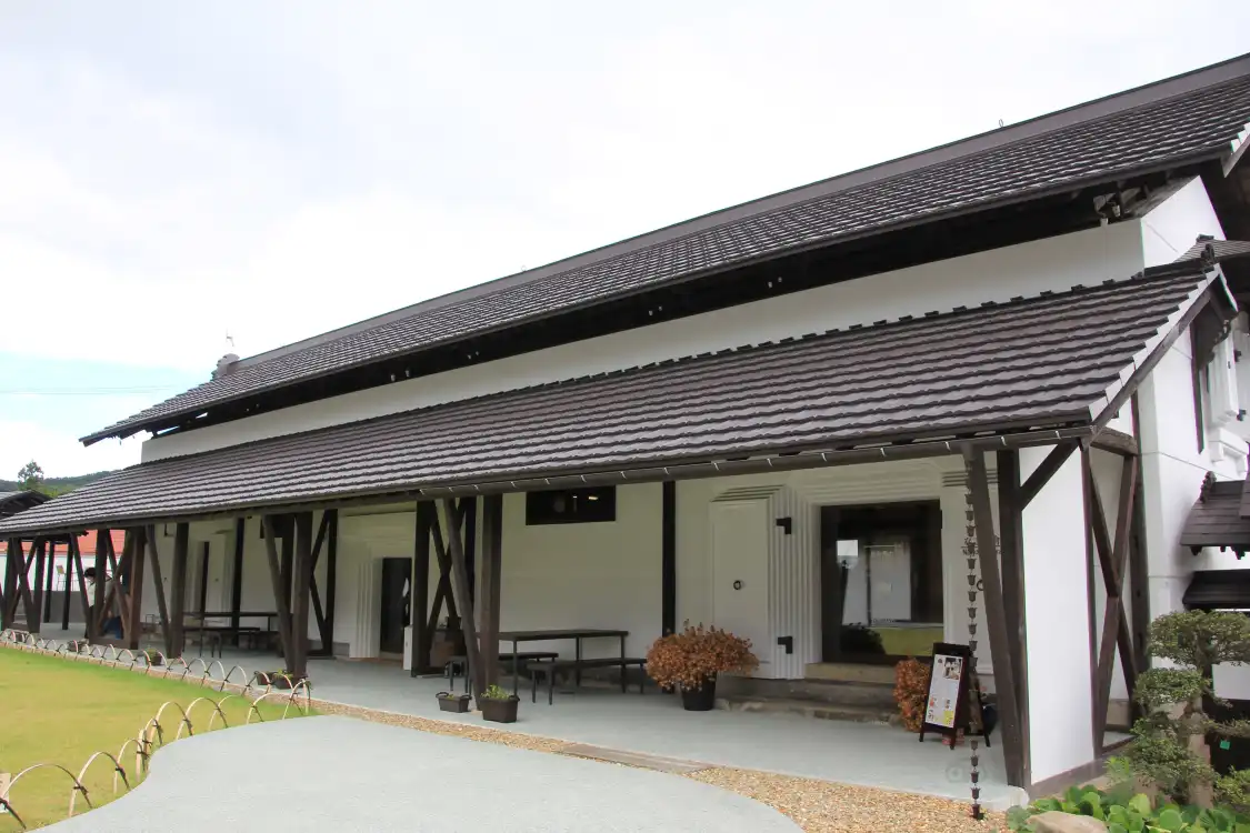 Hotels near East Forest