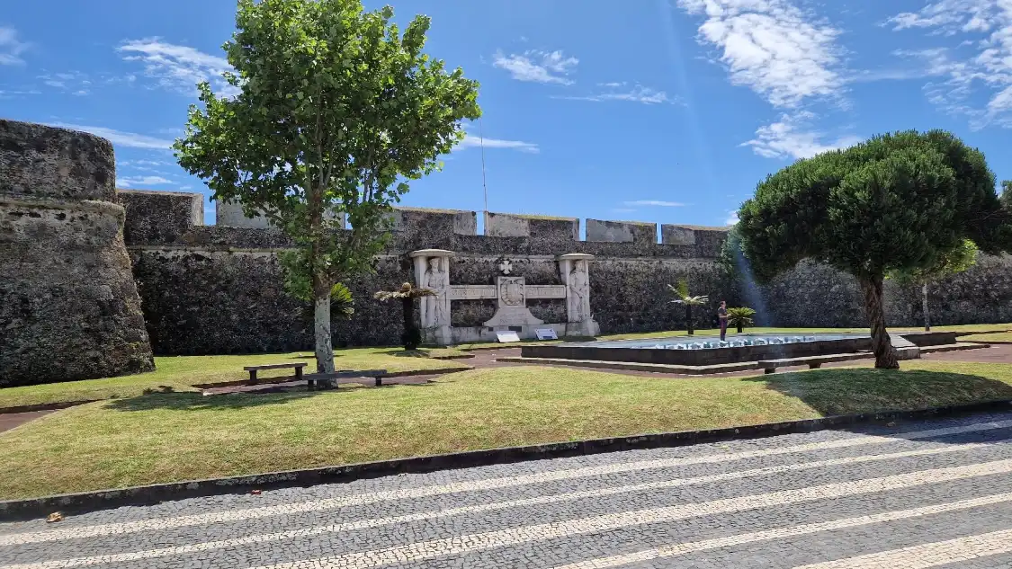 Hotels near Museu Militar dos Acores