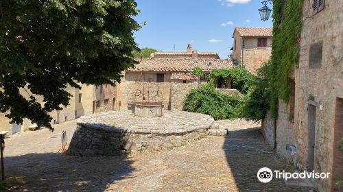 Piazza della Cisterna