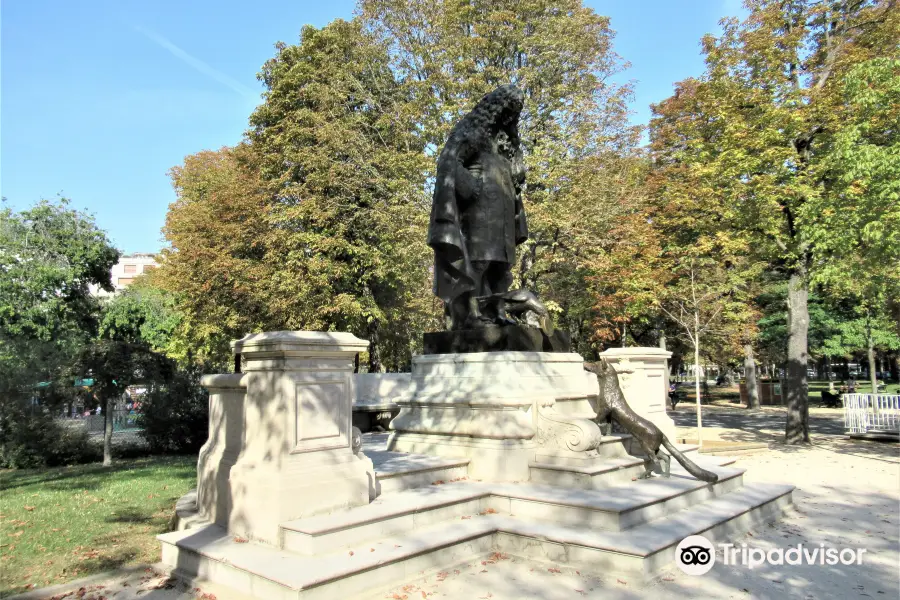 Monument a La Fontaine