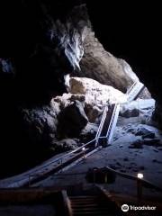 Бахарденская пещера