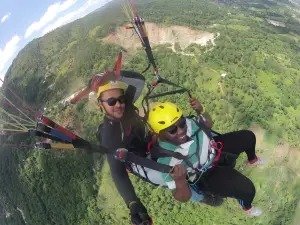 Hawk Paragliding School