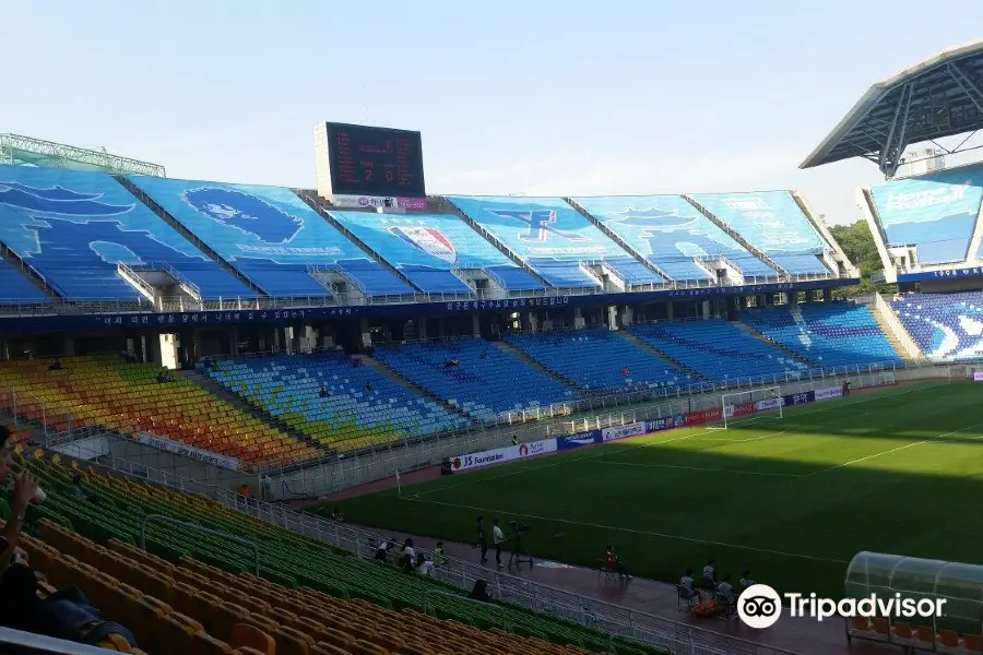 Suwon World Cup Stadium