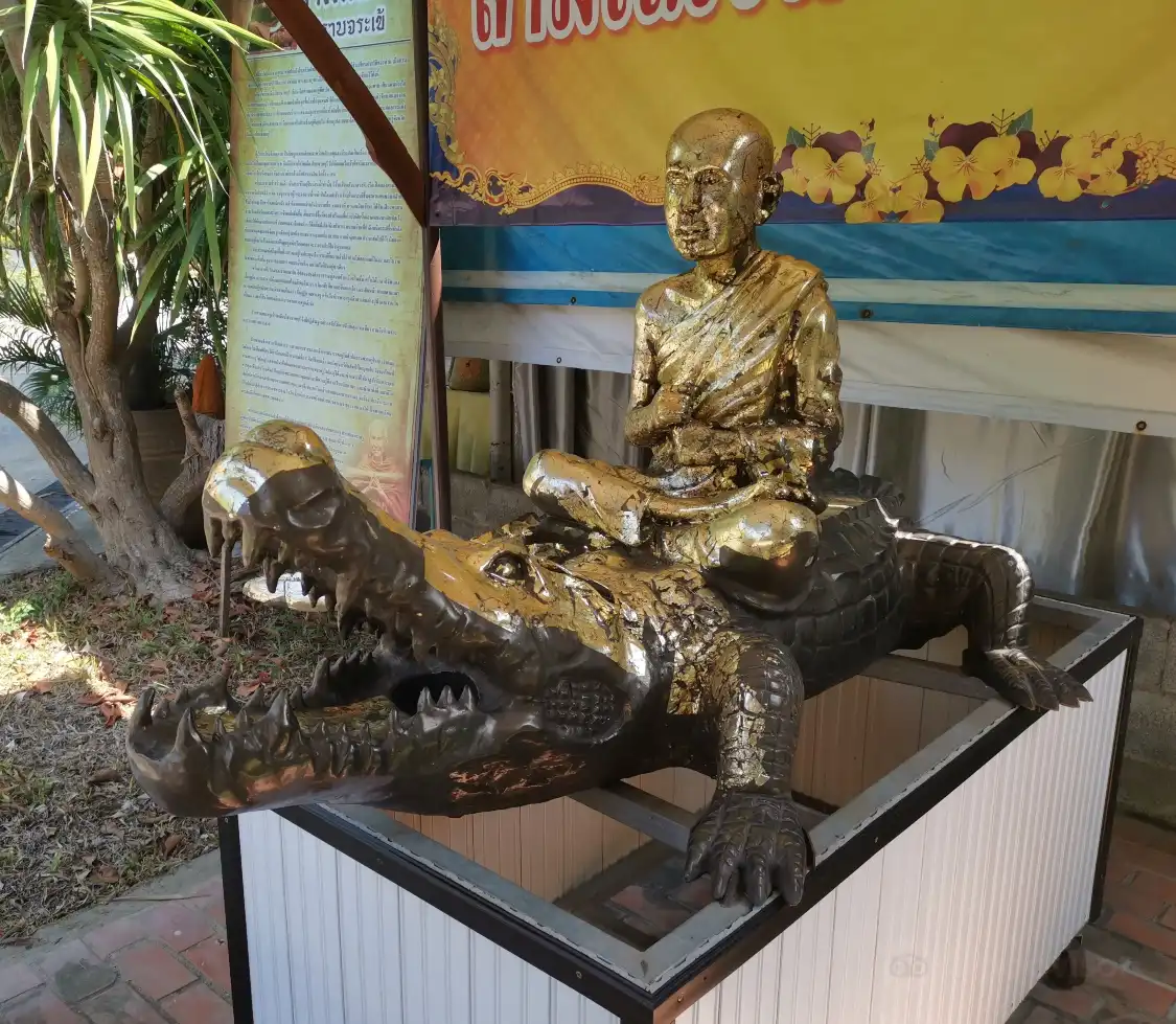Hotel dekat Wat Phra Borommathat Worawihan