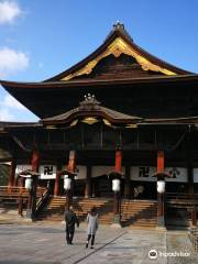 Shinshu Zenkoji Hombo Daikanjin Temple