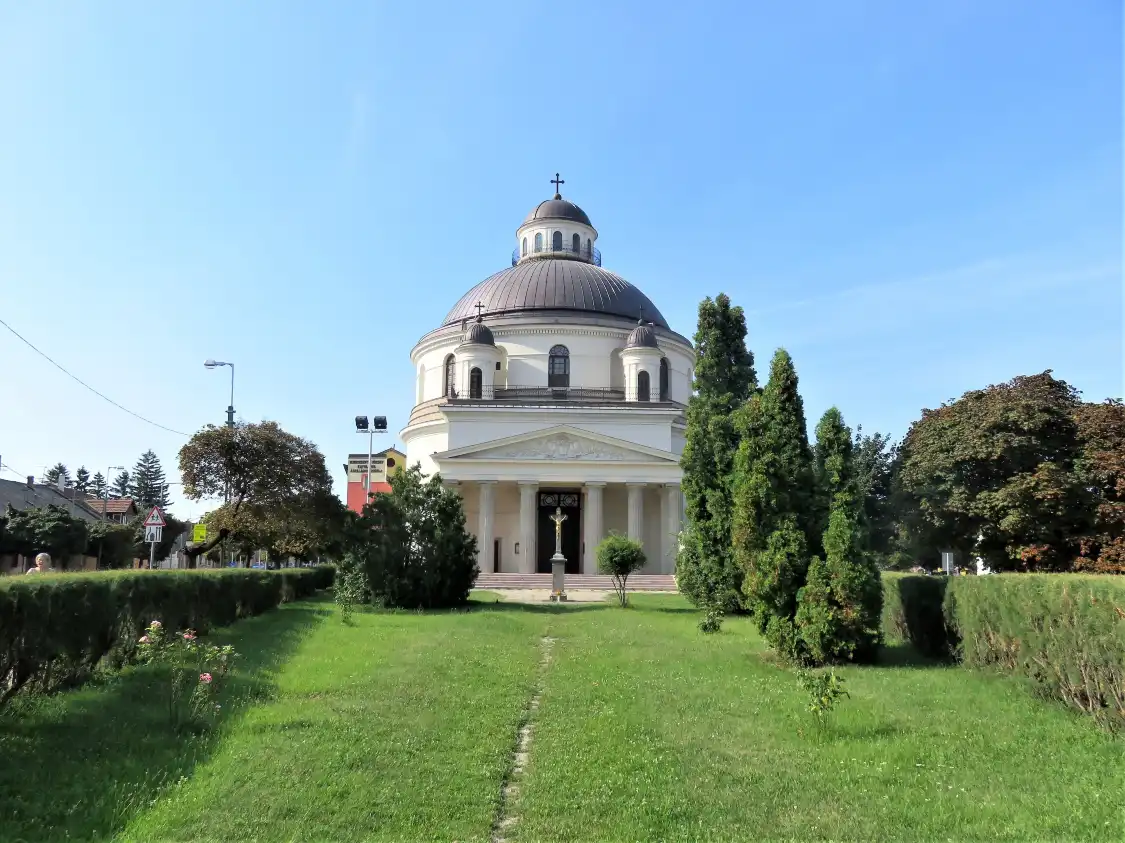 Hotels near Saint Anne Parish Church (Round Church)