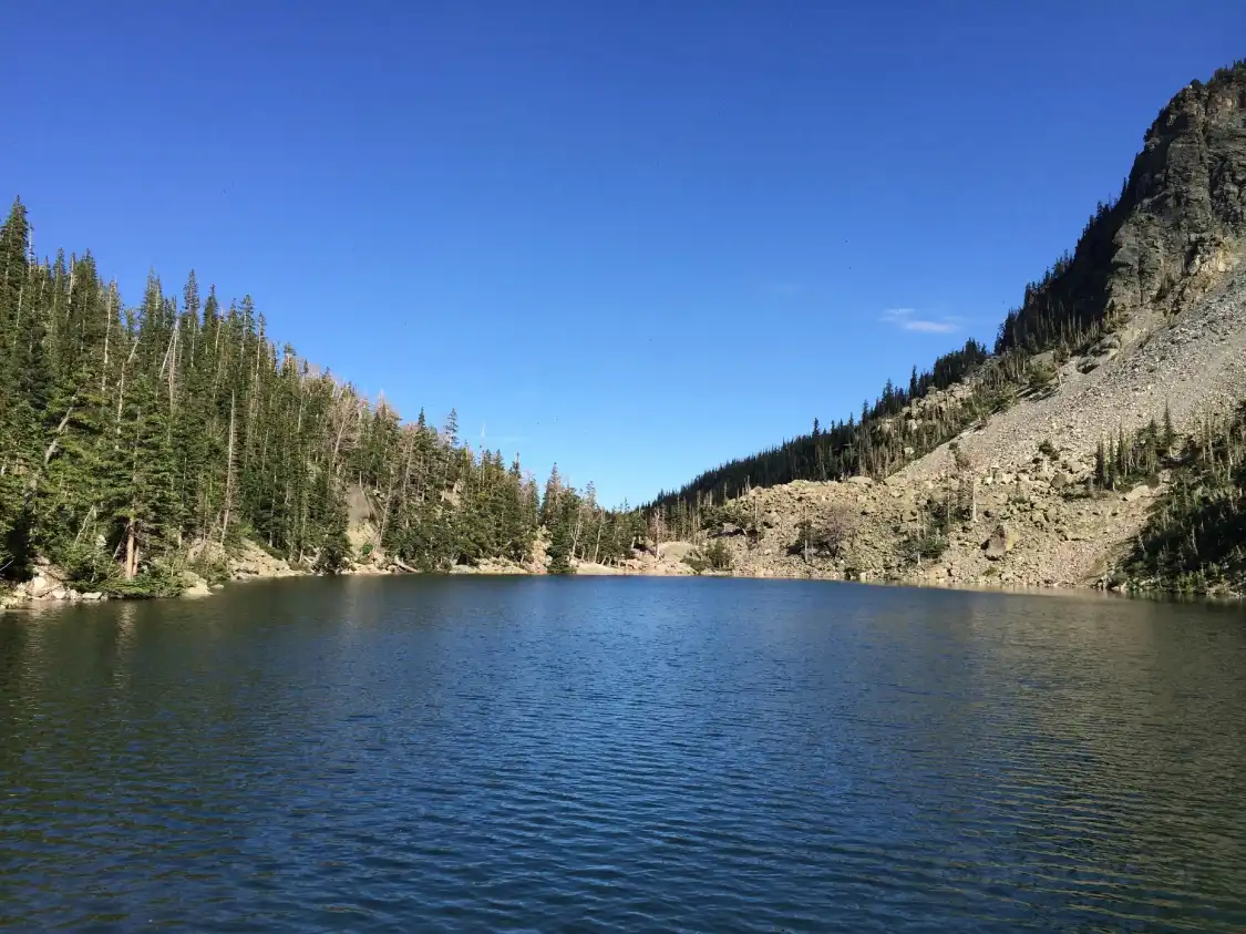 Hotel dekat Emerald Lake Trail Rocky Mountains National park