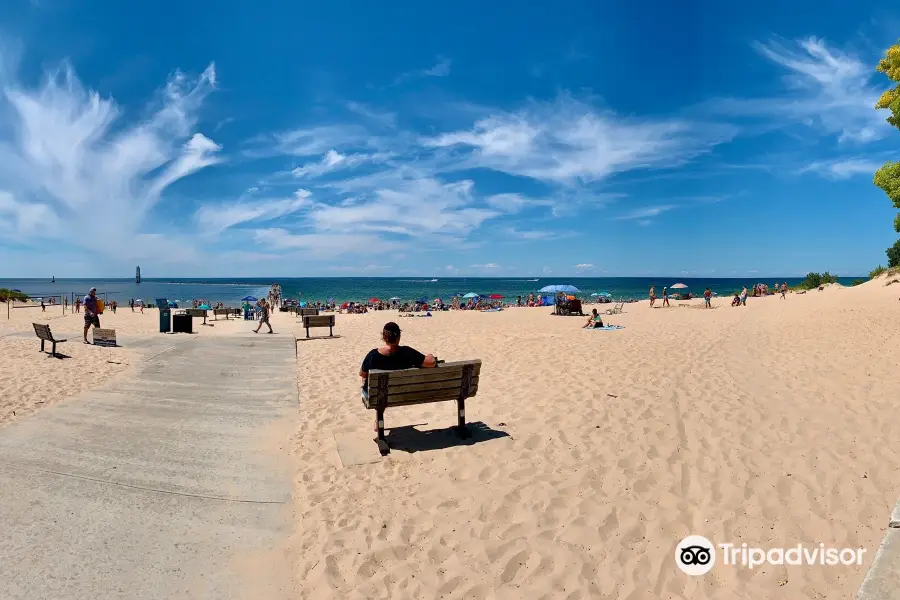 Frankfort Public Beach And Playground