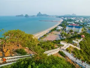 Wat Khao Chong Krachok