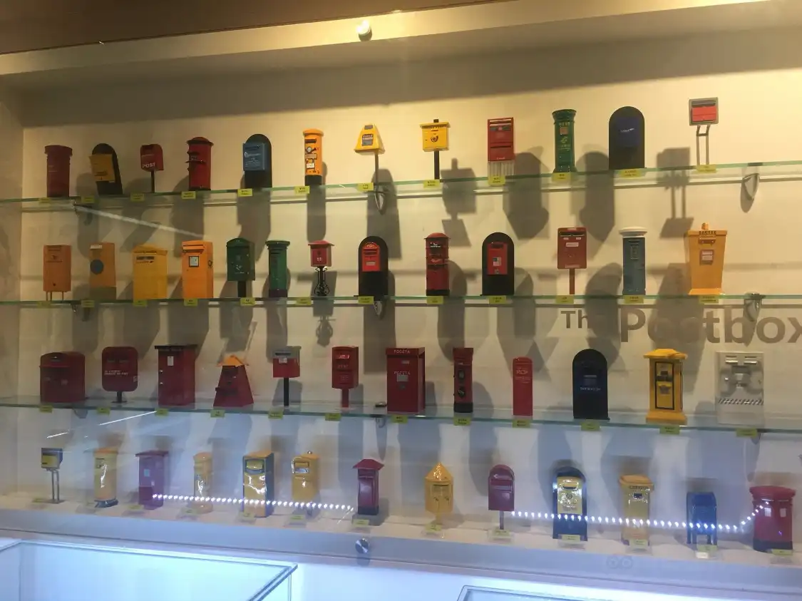 Các khách sạn gần Postal Museum