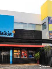 Zabriskie -Escola Theater