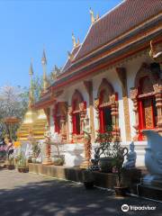 Wat Phra That Doi Chom Thong