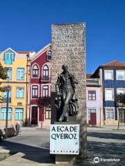 Eca de Queiroz Monument