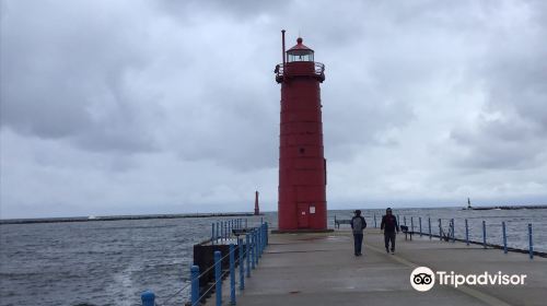 Muskegon South Pierhead Lighthouse