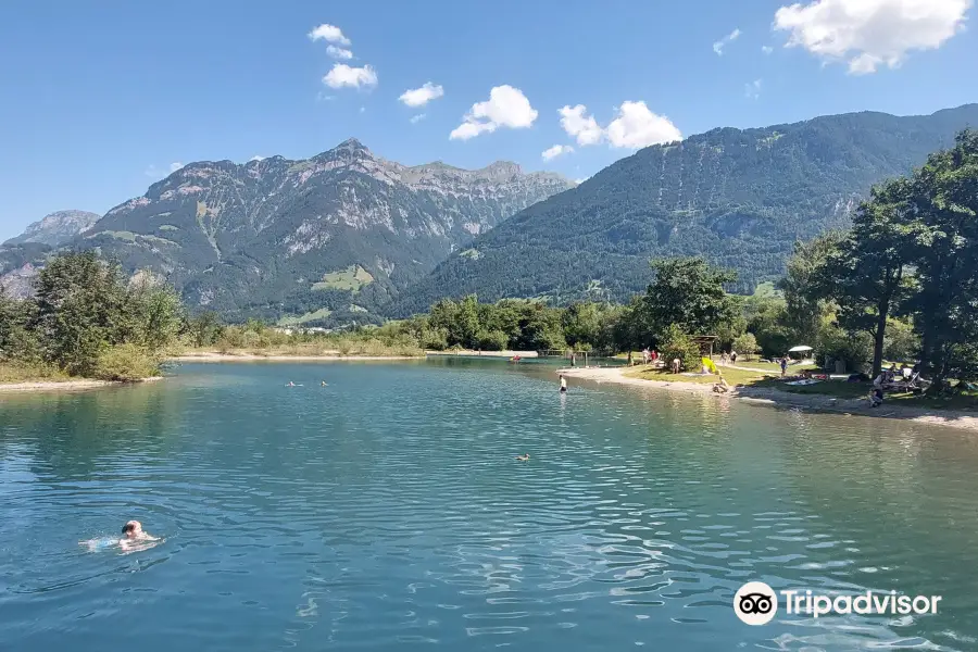 Reussdelta Badi und Feuerstellen