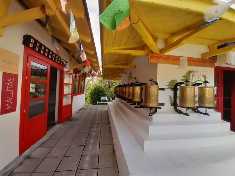 Hotels in Tar