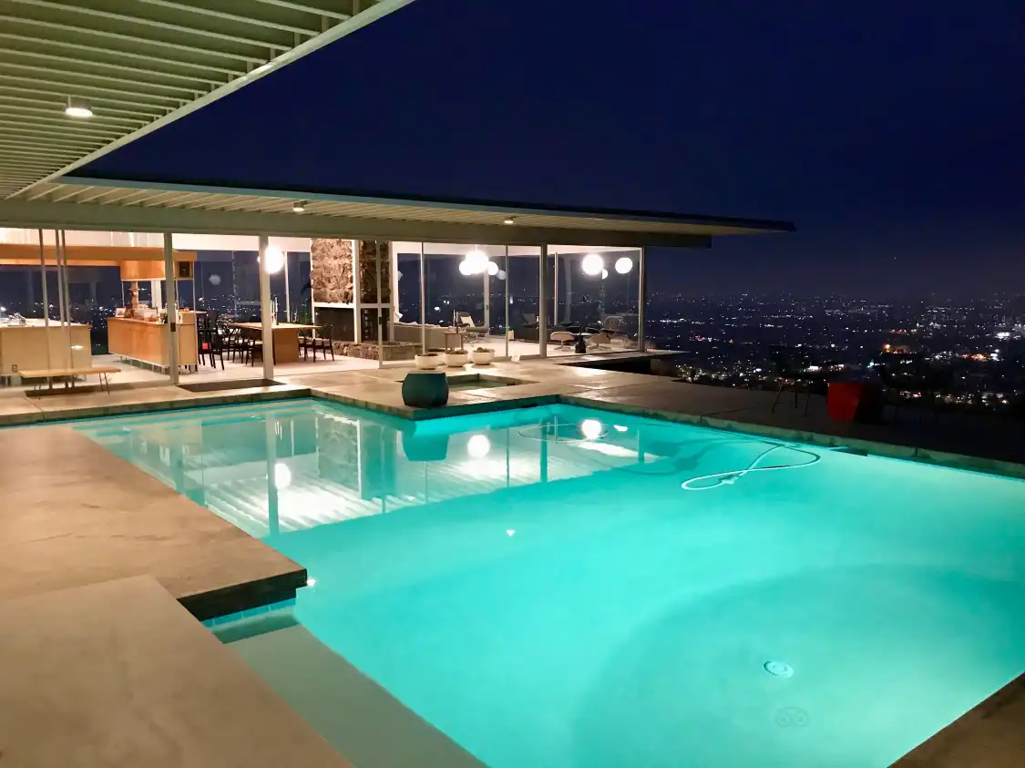 Hotels near Stahl House