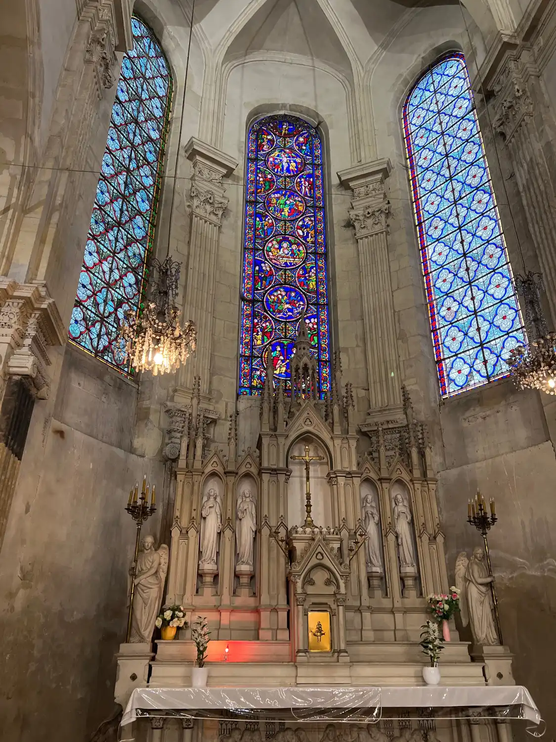 Hotels near Church of Saint Eloi
