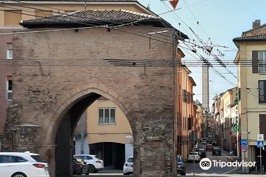 Porta San Vitale