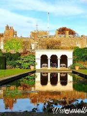 Walmer Castle and Gardens