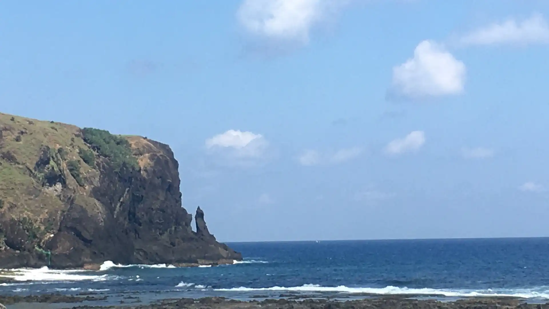Hotels near Confucius Rock