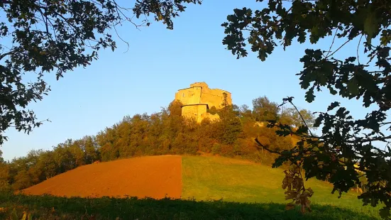 Rossena Castle