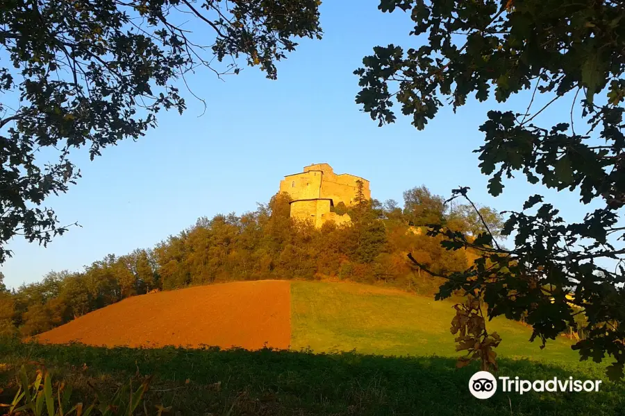 Rossena Castle