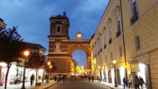 Arco dell'Annunziata (Porta Napoli)