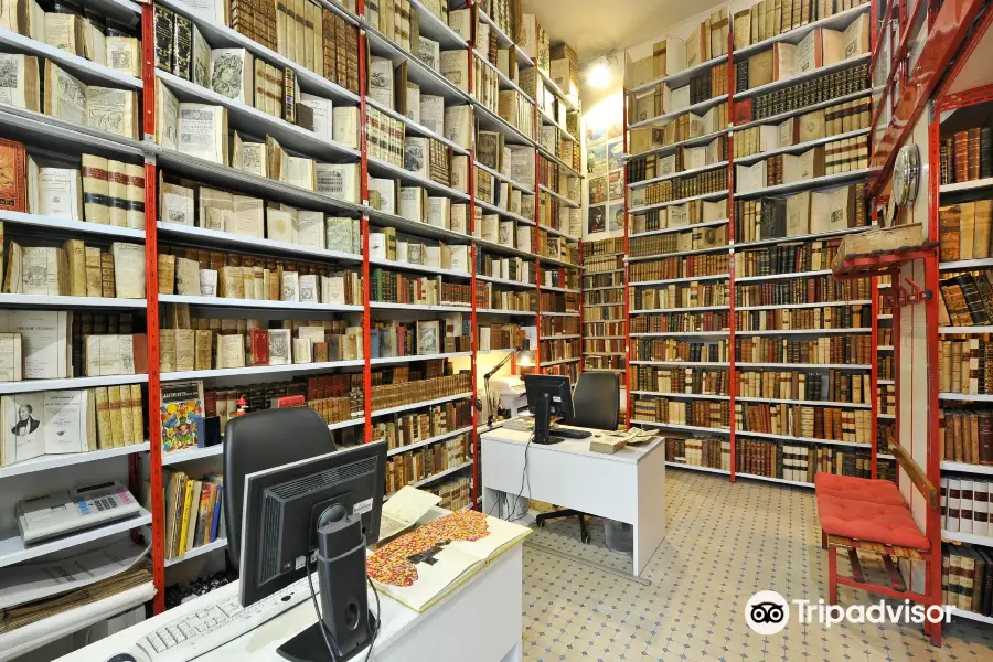 Libreria Antiquaria Giulio Cesare di Daniele Corradi