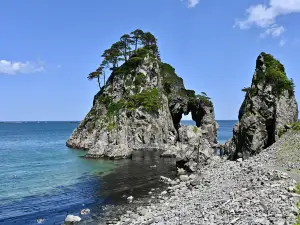 Tsurigane Cave