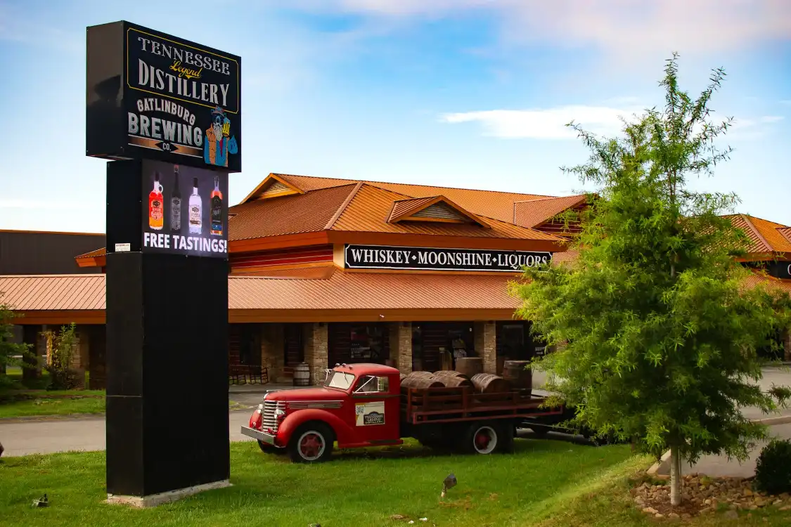 Hotels near Tennessee Legend Distillery - Winfield Dunn Parkway