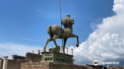 Sculture Monumentali di Igor Mitoraj