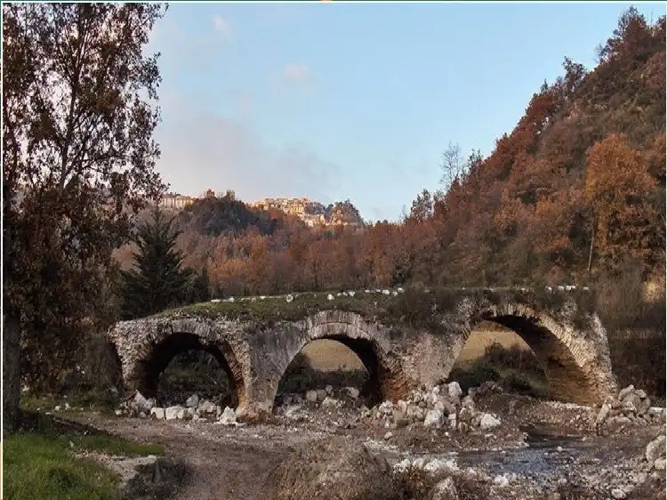 Hotel in zona CRAI (Petroccione Giuseppe)