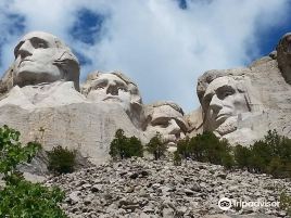 Mt. Rushmore Black Hills Gold
