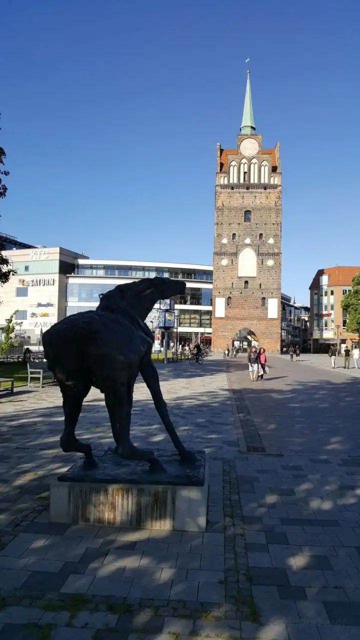 Hotels near Skulptur 'Schreiender Hengst'