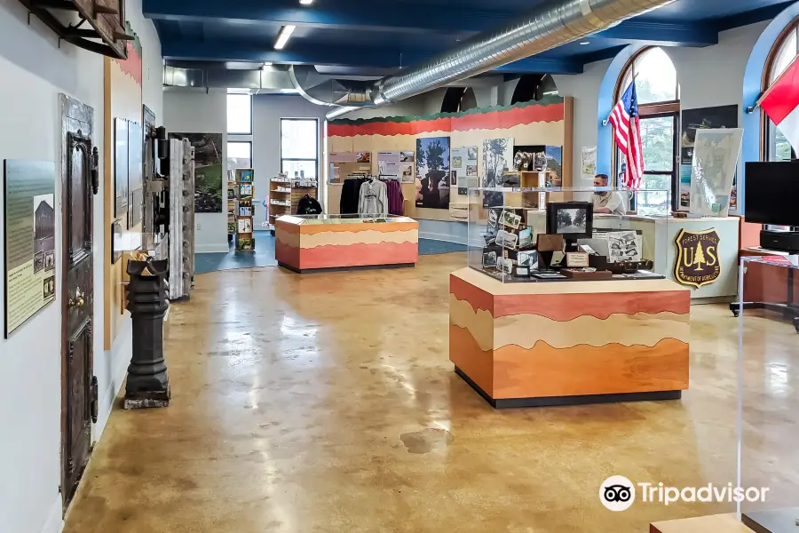 Pictured Rocks Interpretive Center