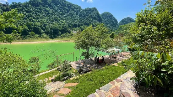 Thang Hen Lake