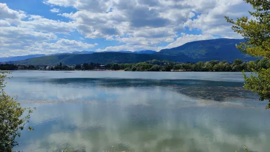 ディヴォンヌ湖