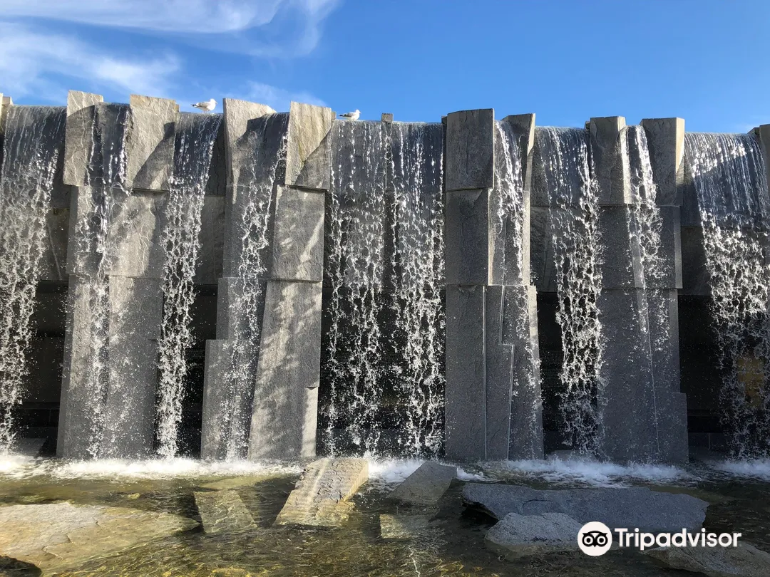 2_Martin Luther King, Jr. Memorial and Waterfall