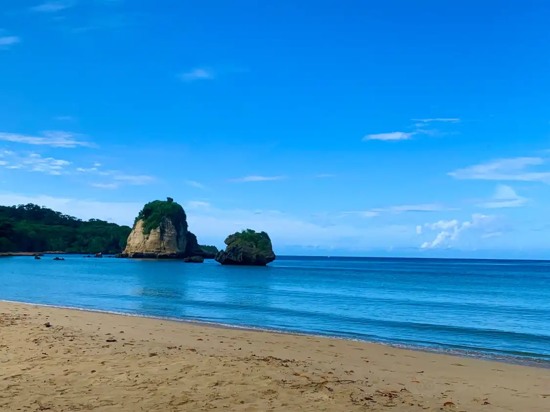 Hotels near Todomari Beach