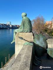Helvetia auf Reisen Statue
