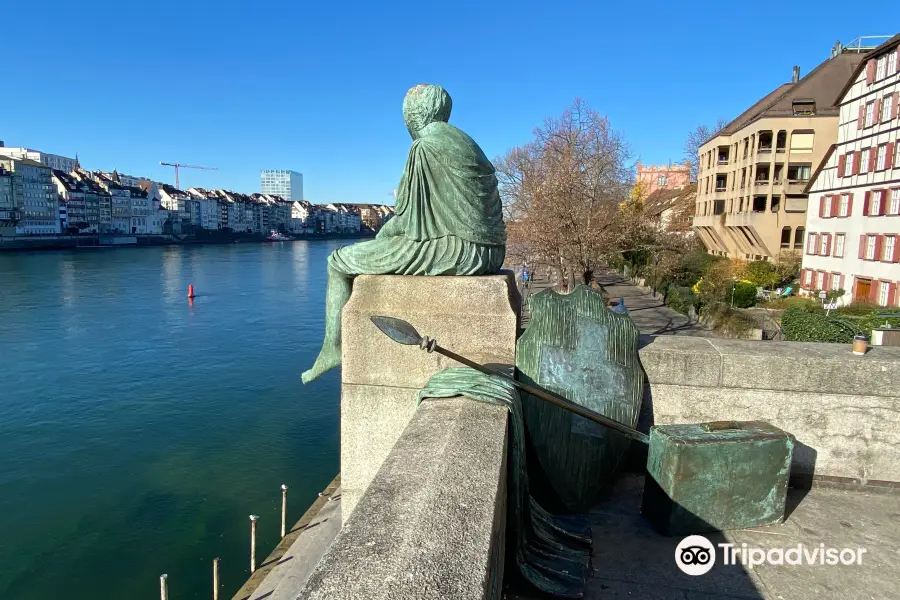 Helvetia auf Reisen Statue