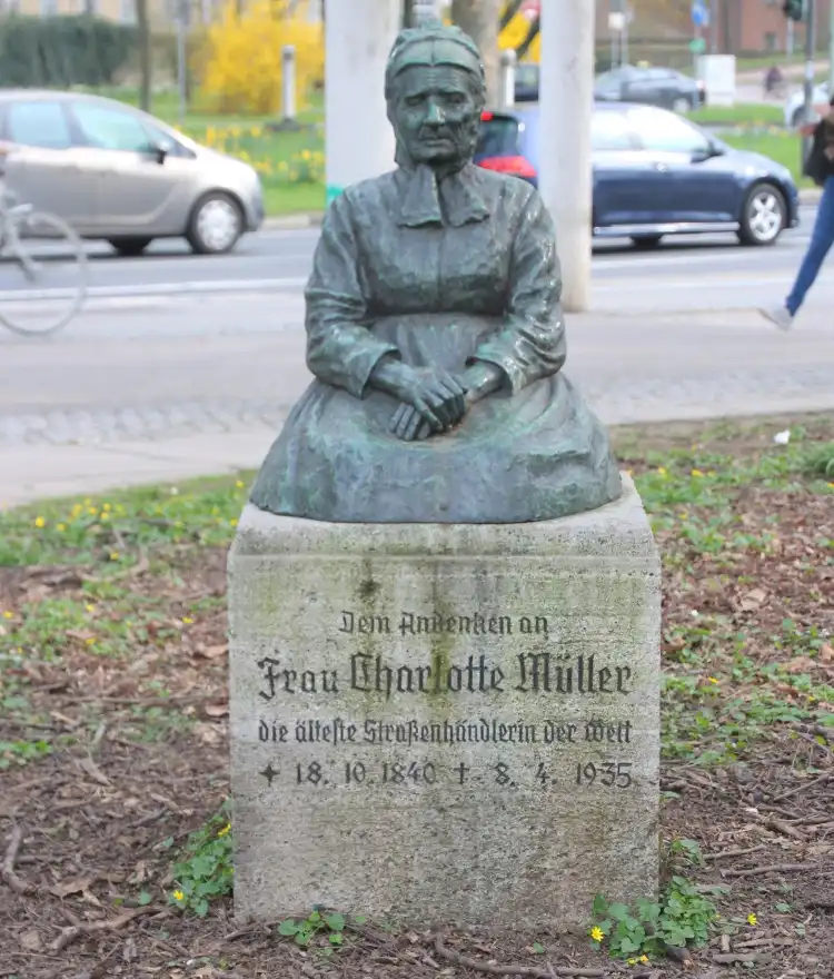 Hotels near Denkmal fur Charlotte Muller