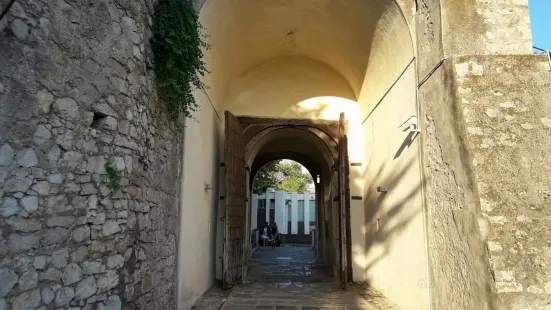 Porta Carlo III