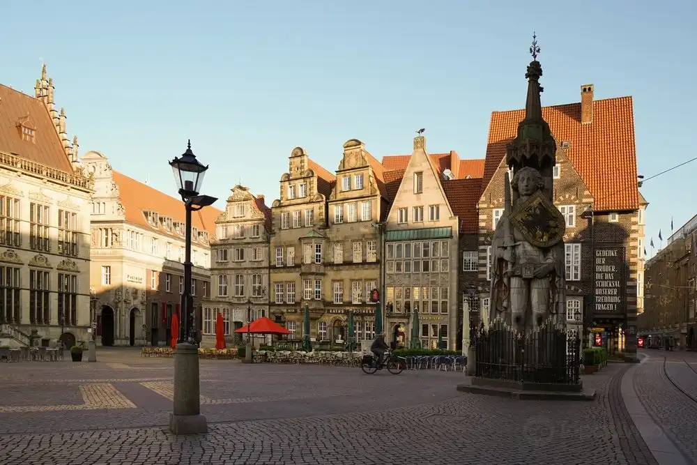 Hotels near Rolandsstatue