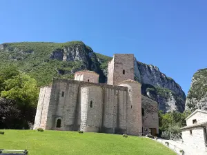 Abbazia di San Vittore alle Chiuse